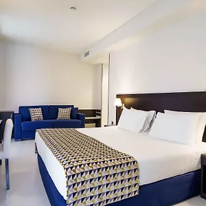 itaca-malaga.hotelsinnerja.org/